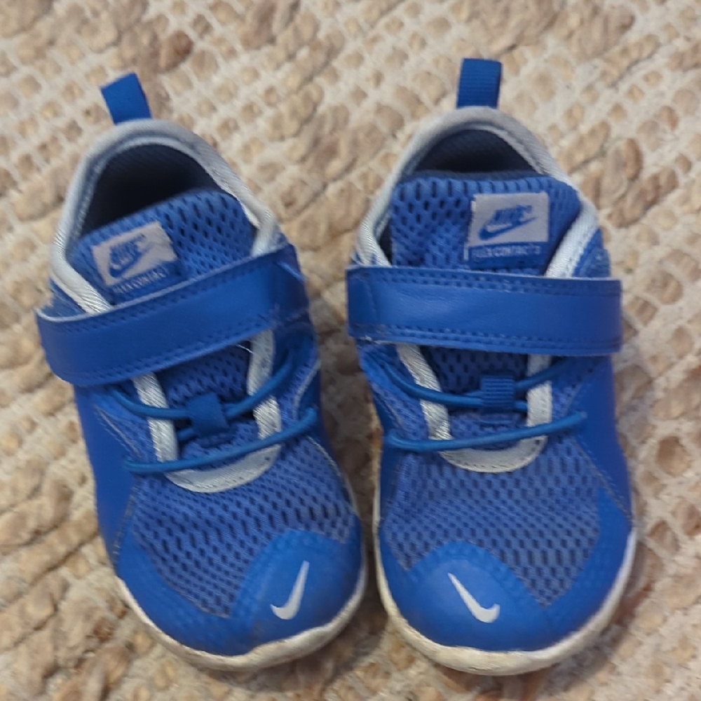 Nike Toddler Size 7 Blue Sneakers